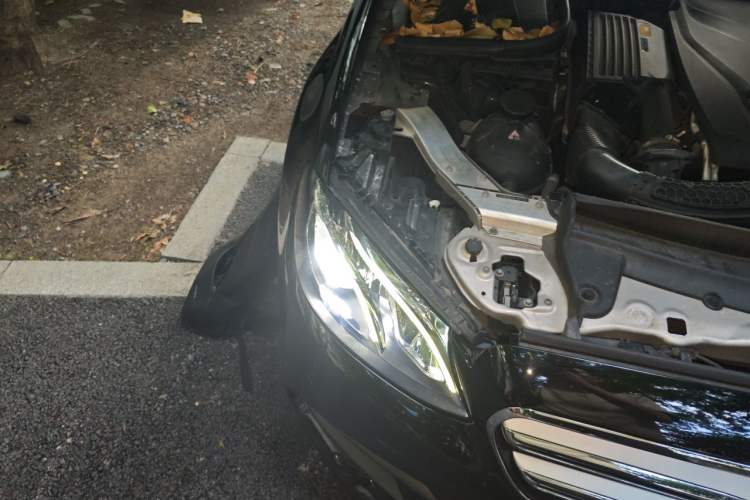 Used Mercedes-Benz E-Class 2018 E 300 L Sport Luxury Edition Right Front Headlight