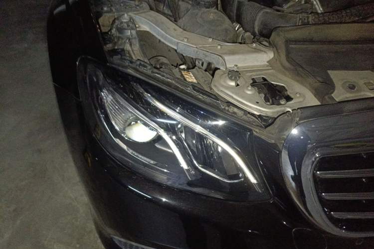 Used Mercedes-Benz E-Class 2018 E 300 L Luxury Model Right Front Headlight