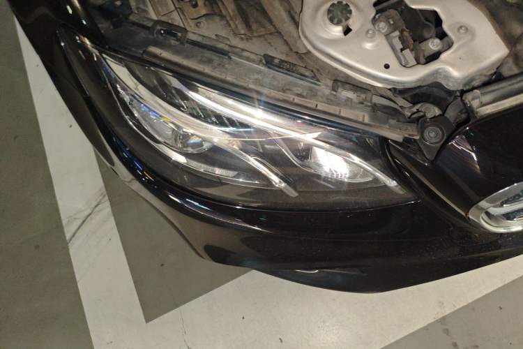 Used Mercedes-Benz E-Class 2018 Restyled E 300 L Sporty and Stylish Edition Right Front Headlight