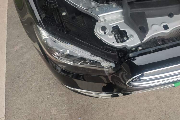 Used Mercedes-Benz E-Class 2018 E 320 L Sport 4MATIC Right Front Headlight