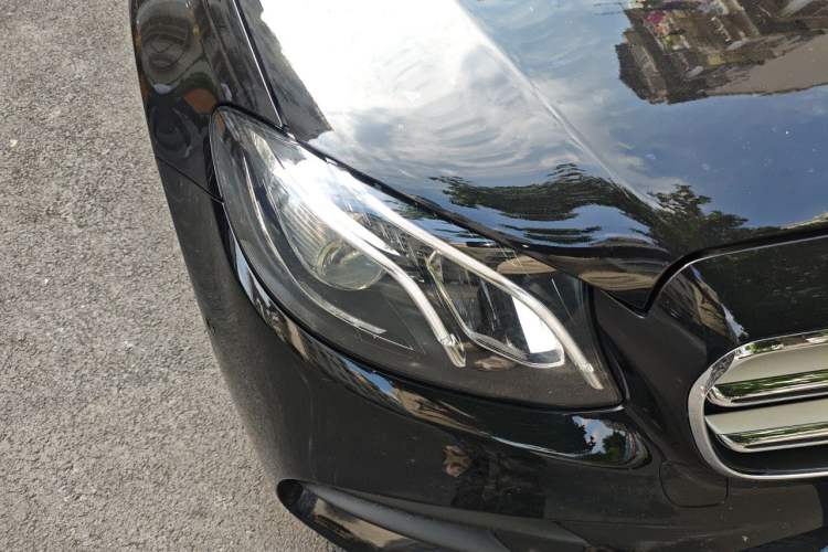 Used Mercedes-Benz E-Class 2018 E 300 L Sport Luxury Edition Right Front Headlight