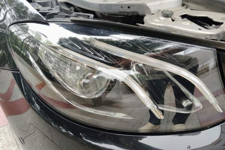 Used Mercedes-Benz E-Class 2018 Restyled E 300 L Sporty and Stylish Edition Right Front Headlight