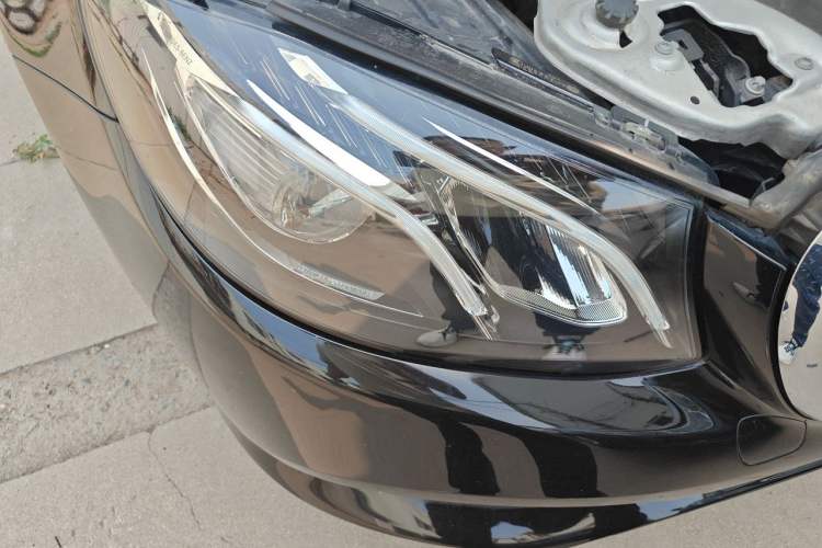 Used Mercedes-Benz E-Class 2018 E 200 L Right Front Headlight