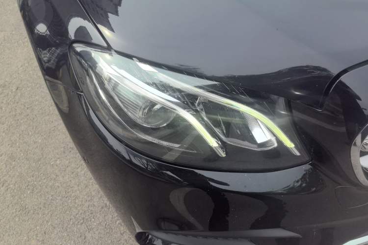 Used Mercedes-Benz E-Class 2018 Restyled E 300 L Sporty and Stylish Edition Right Front Headlight