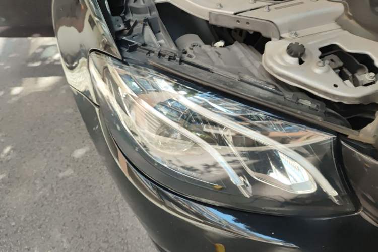 Used Mercedes-Benz E-Class 2018 E 300 L Stylish Model Right Front Headlight