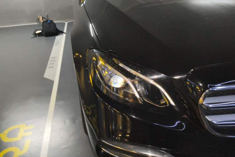 Used Mercedes-Benz E-Class 2018 E 300 L Sport Luxury Edition Right Front Headlight