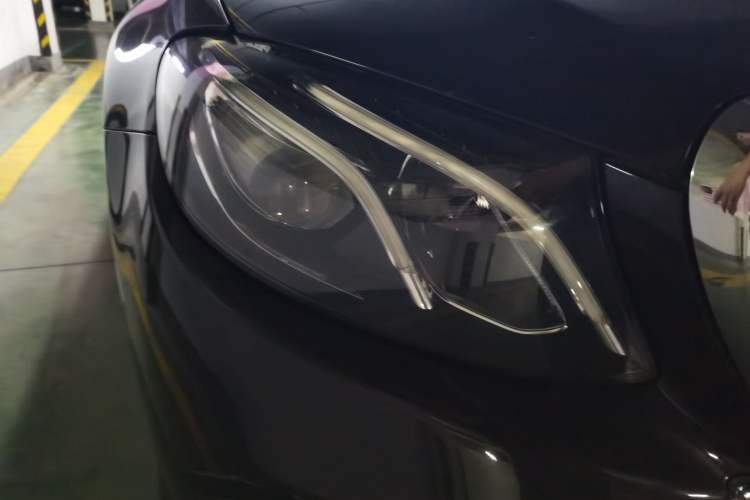 Used Mercedes-Benz E-Class 2018 E 300 L Luxury Model Right Front Headlight