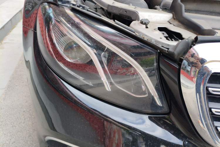 Used Mercedes-Benz E-Class 2018 Facelifted E 300 L Stylish Version Right Front Headlight