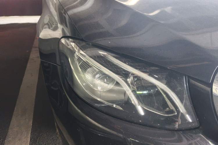 Used Mercedes-Benz E-Class 2018 Facelift E 300 L Luxury Edition Right Front Headlight