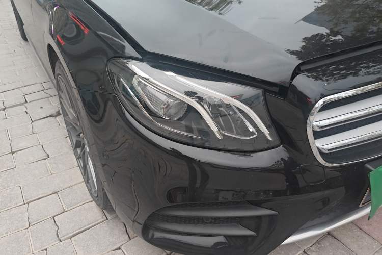 Used Mercedes-Benz E-Class 2018 E 300 L Sport Luxury Edition Right Front Headlight