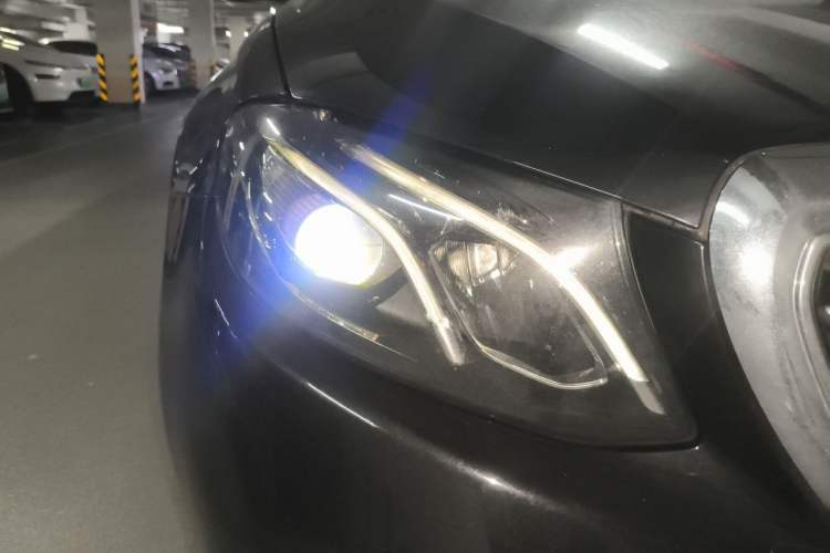 Used Mercedes-Benz E-Class 2018 Facelifted E 300 L Stylish Version Right Front Headlight