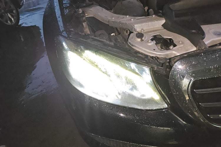 Used Mercedes-Benz E-Class 2018 E 200 Sport 4MATIC Right Front Headlight