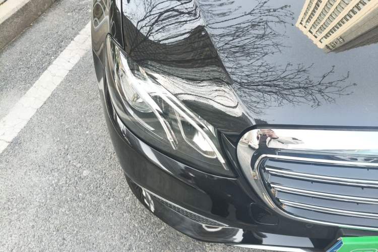 Used Mercedes-Benz E-Class 2018 Restyled E 300 L Sport Luxury Edition Right Front Headlight