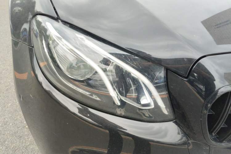 Used Mercedes-Benz E-Class 2018 Restyled E 300 L Sporty and Stylish Edition Right Front Headlight