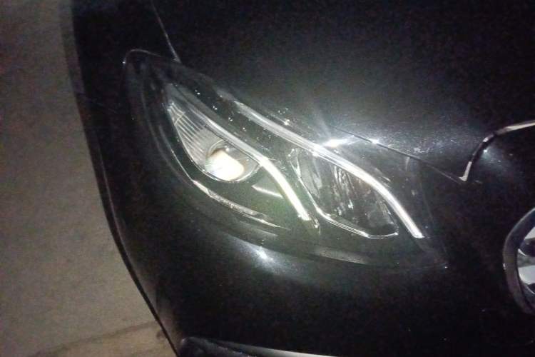 Used Mercedes-Benz E-Class 2018 Restyled E 300 L Sport Luxury Edition Right Front Headlight