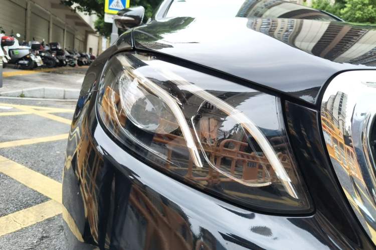 Used Mercedes-Benz E-Class 2018 Facelifted E 300 L Stylish Version Right Front Headlight