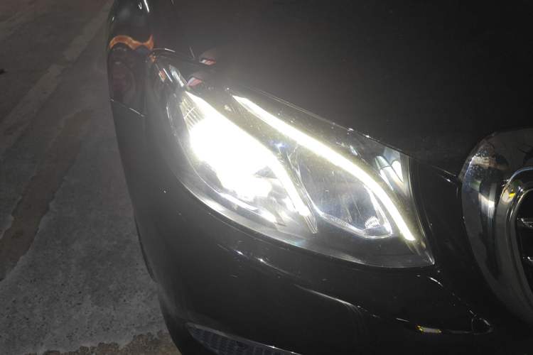 Used Mercedes-Benz E-Class 2018 E 300 L Luxury Model Right Front Headlight