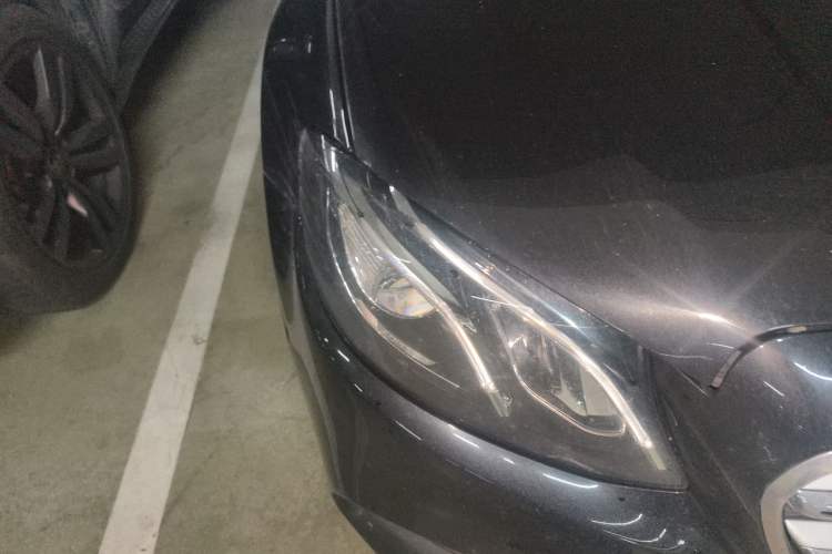 Used Mercedes-Benz E-Class 2018 E 300 L Sporty and Stylish Model Right Front Headlight