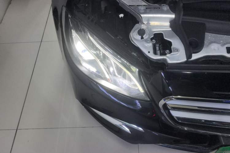 Used Mercedes-Benz E-Class 2018 E 300 L Sporty and Stylish Model Right Front Headlight