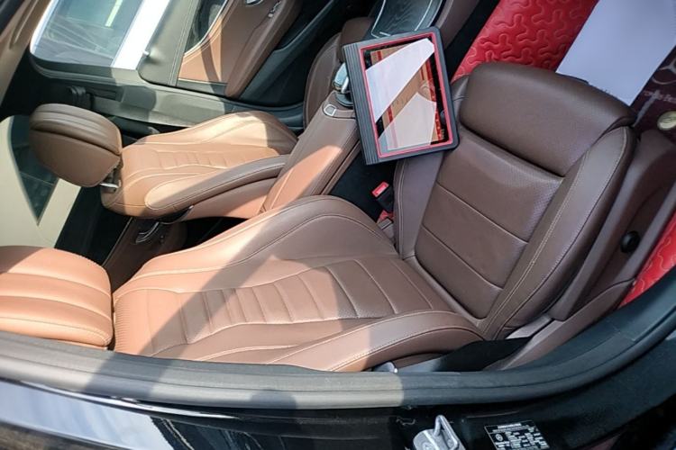 Used Mercedes-Benz E-Class 2018 Facelift E 200 L Sport Edition Right Front Seat