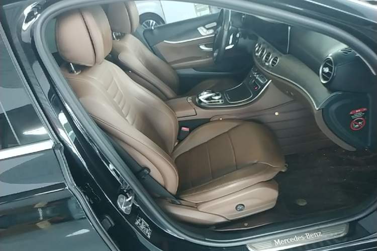 Used Mercedes-Benz E-Class 2018 E 300 L Sport Luxury Edition Right Front Seat