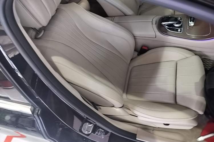Used Mercedes-Benz E-Class 2018 Facelift E 200 L 4MATIC Right Front Seat