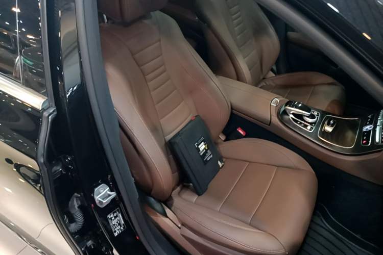 Used Mercedes-Benz E-Class 2018 Restyled E 300 L Sport Luxury Edition Right Front Seat