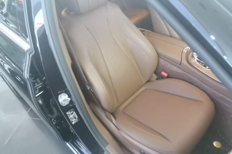 Used Mercedes-Benz E-Class 2018 Facelift E 300 L Luxury Edition Right Front Seat