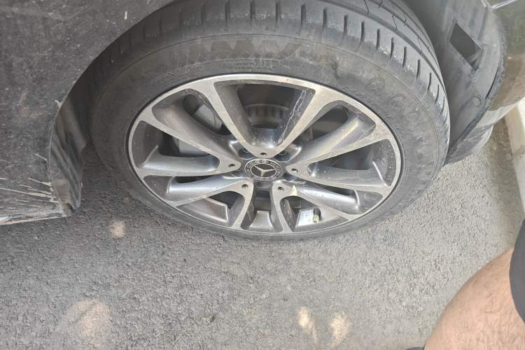 Used Mercedes-Benz E-Class 2018 Facelift E 300 L Luxury Edition Right Front Wheel Hub
