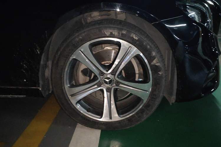 Used Mercedes-Benz E-Class 2018 Facelift E 200 L Sport Edition Right Front Wheel Hub