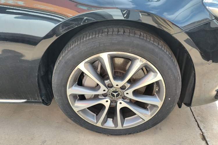 Used Mercedes-Benz E-Class 2018 E 300 L Stylish Model Right Front Wheel Hub