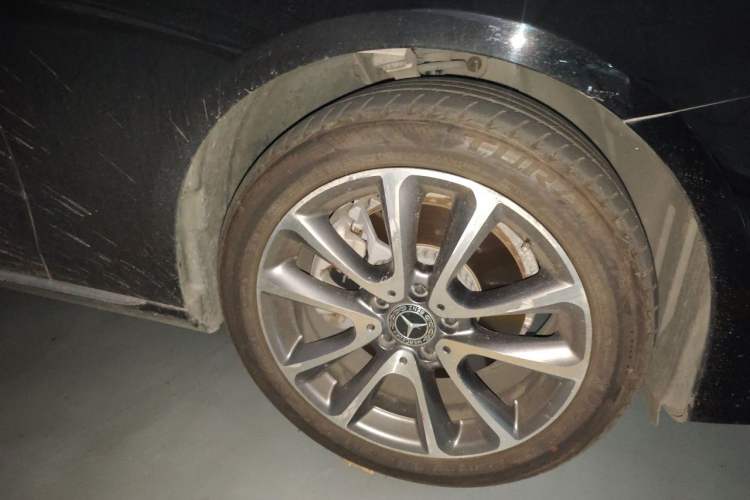 Used Mercedes-Benz E-Class 2018 E 200 L Right Front Wheel Hub