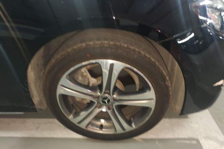Used Mercedes-Benz E-Class 2018 Facelift E 200 L Sport Edition Right Front Wheel Hub