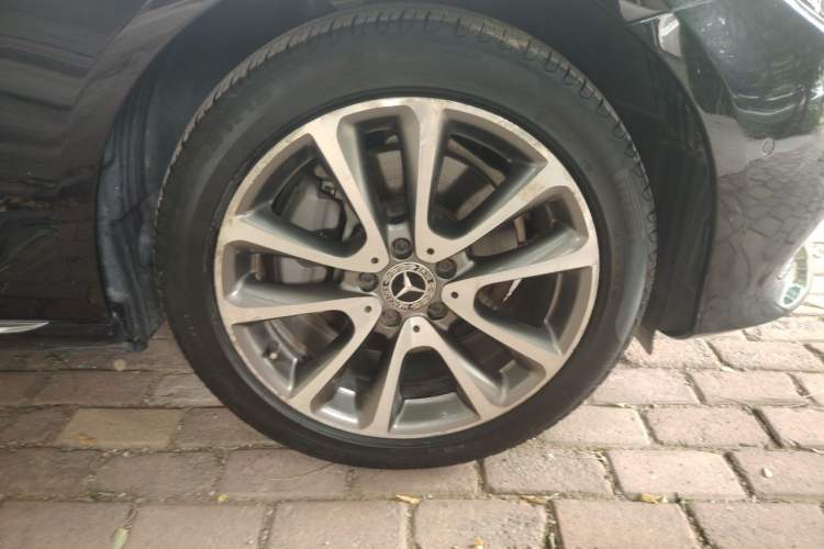Used Mercedes-Benz E-Class 2018 Facelift E 200 L Right Front Wheel Hub