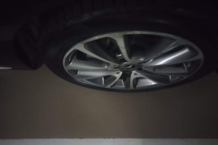 Used Mercedes-Benz E-Class 2018 E 300 L Luxury Model Right Front Wheel Hub