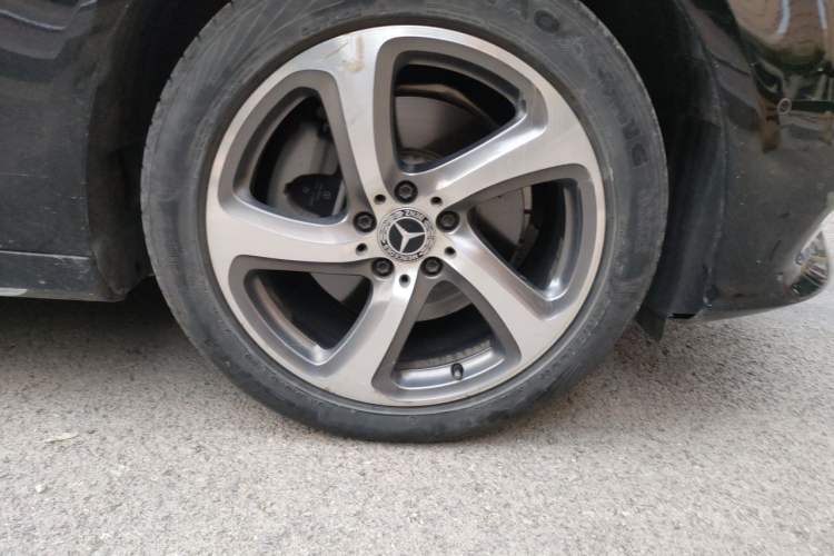 Used Mercedes-Benz E-Class 2018 Facelift E 200 L Sport 4MATIC Right Front Wheel Hub