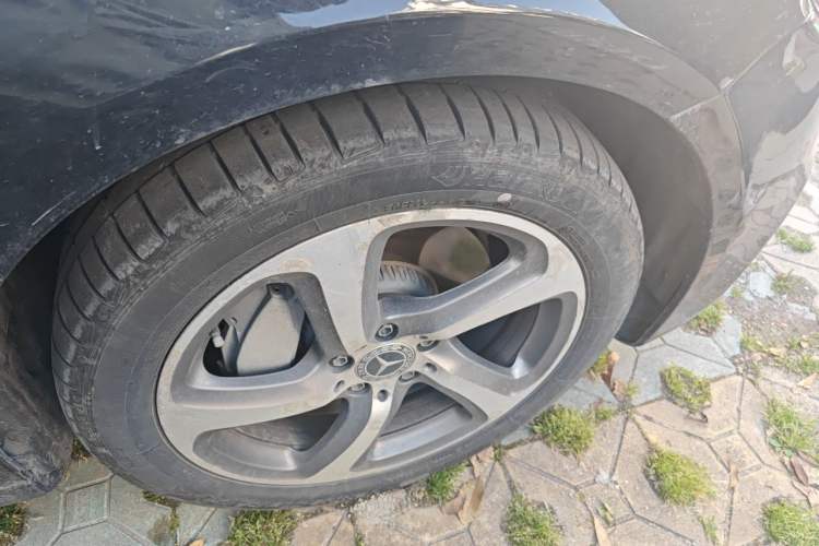 Used Mercedes-Benz E-Class 2018 Restyled E 300 L Sport Luxury Edition Right Front Wheel Hub