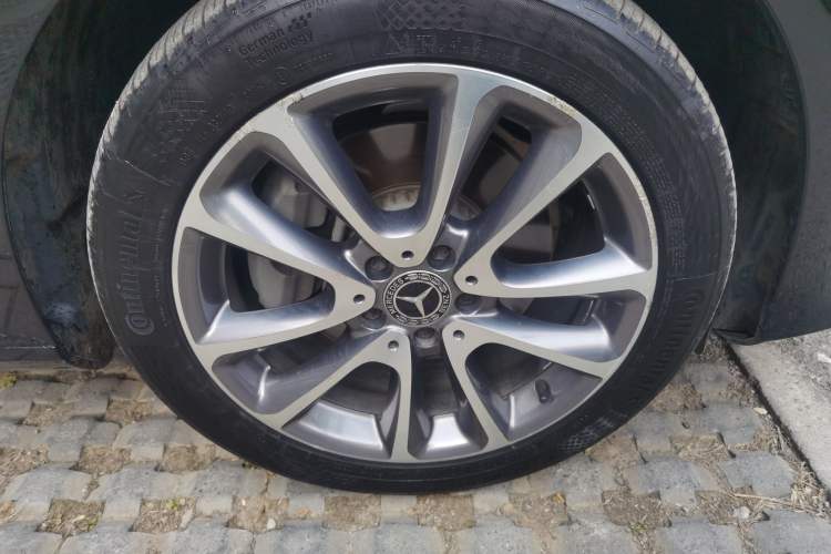 Used Mercedes-Benz E-Class 2018 E 200 L Right Front Wheel Hub