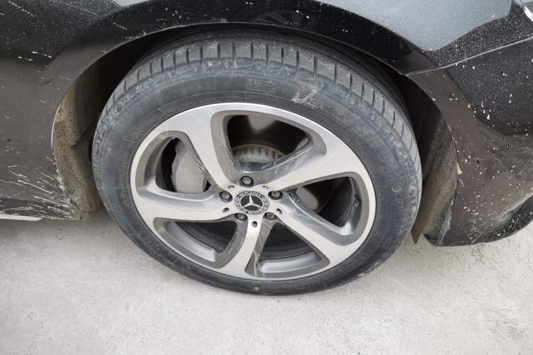 Used Mercedes-Benz E-Class 2018 E 300 L Sport Luxury Edition Right Front Wheel Hub
