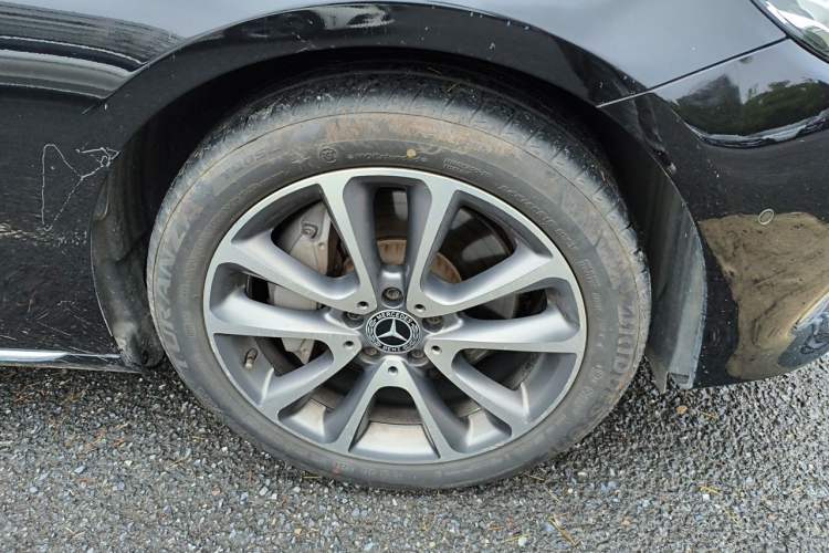 Used Mercedes-Benz E-Class 2018 Facelift E 300 L Luxury Edition Right Front Wheel Hub