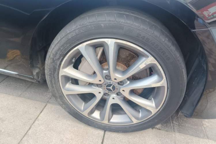 Used Mercedes-Benz E-Class 2018 E 300 L Luxury Model Right Front Wheel Hub