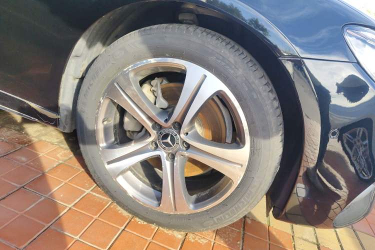 Used Mercedes-Benz E-Class 2018 Facelift E 200 L Sport Edition Right Front Wheel Hub