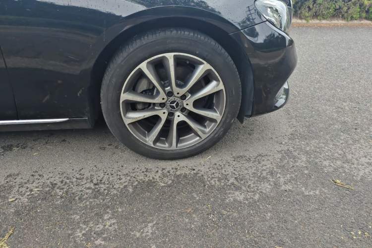 Used Mercedes-Benz E-Class 2018 Facelift E 200 L Right Front Wheel Hub