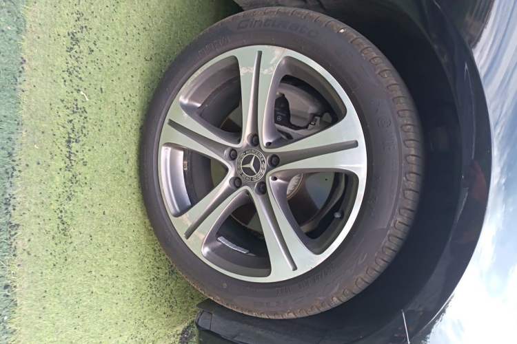 Used Mercedes-Benz E-Class 2018 Facelift E 200 L Sport Edition Right Front Wheel Hub