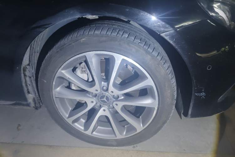 Used Mercedes-Benz E-Class 2018 Facelift E 200 L Right Front Wheel Hub