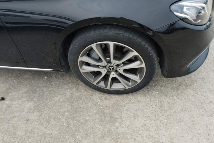 Used Mercedes-Benz E-Class 2018 E 300 L Stylish Model Right Front Wheel Hub