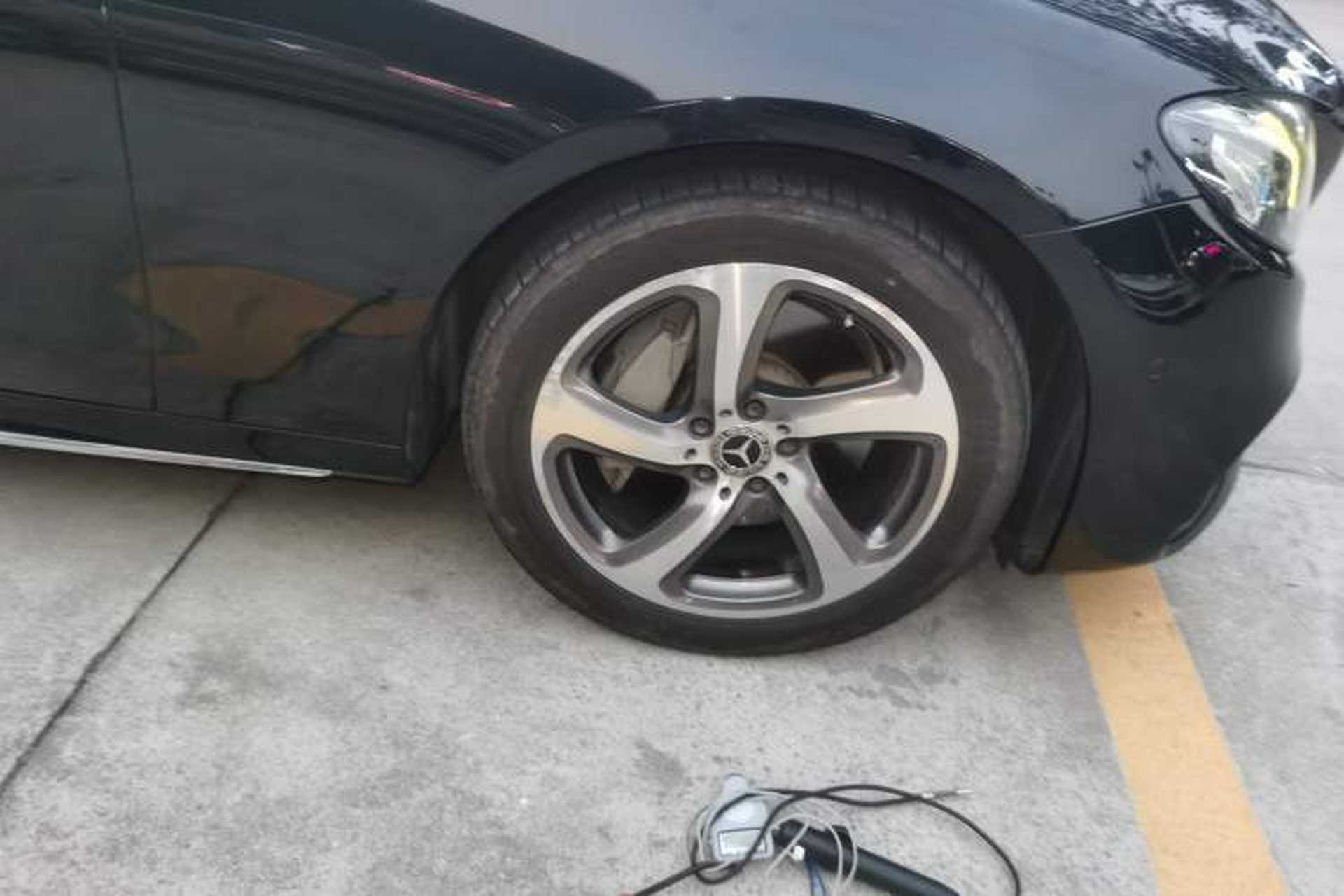 Used Mercedes-Benz E-Class 2018 E 300 L Sporty and Stylish Model Right Front Wheel Hub