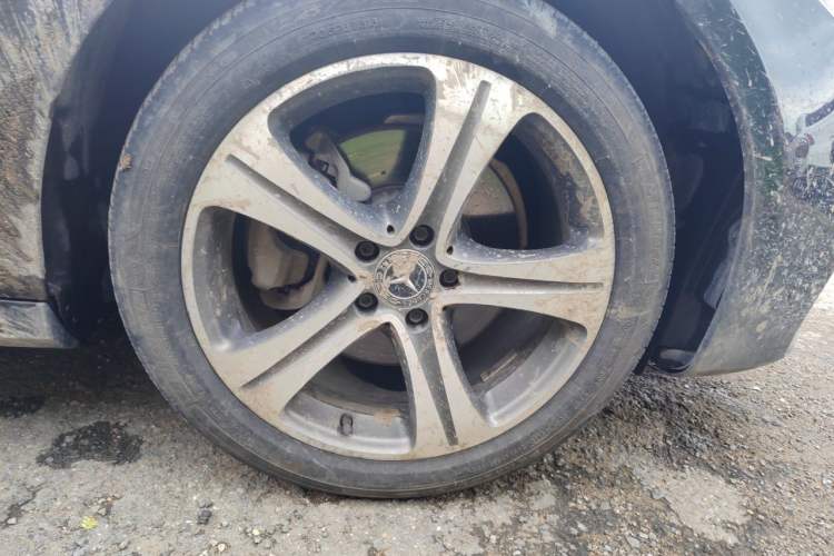 Used Mercedes-Benz E-Class 2018 Facelift E 200 L Sport Edition Right Front Wheel Hub