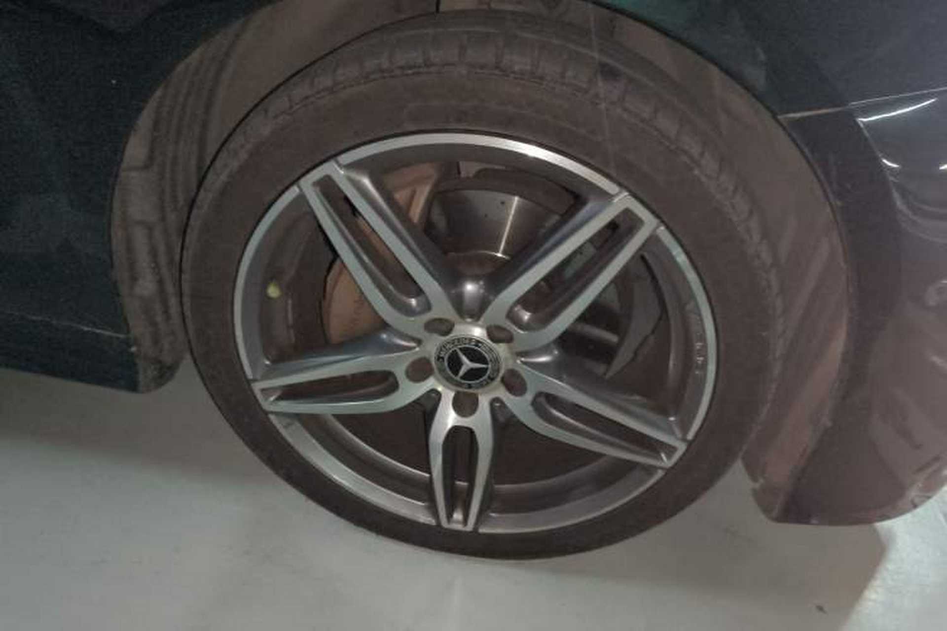 Used Mercedes-Benz E-Class 2018 E 200 4MATIC Convertible Coupe Right Front Wheel Hub
