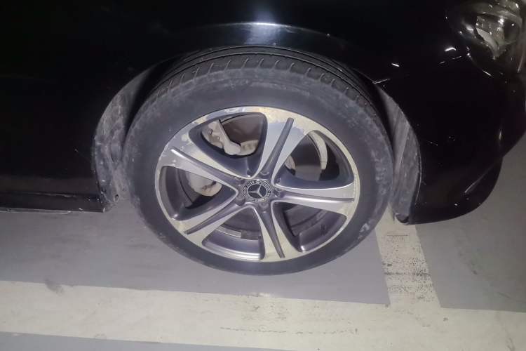 Used Mercedes-Benz E-Class 2018 E 200 L Sport Edition Right Front Wheel Hub